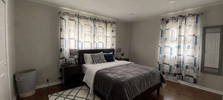 Aurora Apartment with fast Wi-Fi, in the unit laundry and garage. Hotels in Aurora