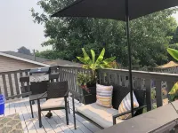 Stay in Central Kelowna, relax in your private 3 Bedroom, 2 bathroom home. - 3 étoiles