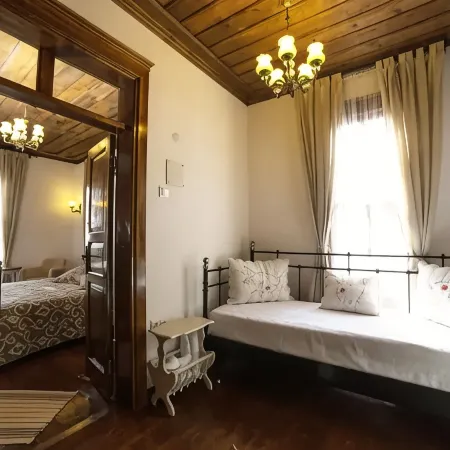 Aristonicus Boutique Hotel
