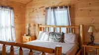 Private Mountain Lodge 5 Masters, Large Cabin Mt. Airy, NC - 4-Star