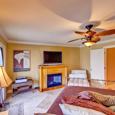 Pensacola Beach Secret,  Luxurious Island Townhome, 3BR/2.5b
