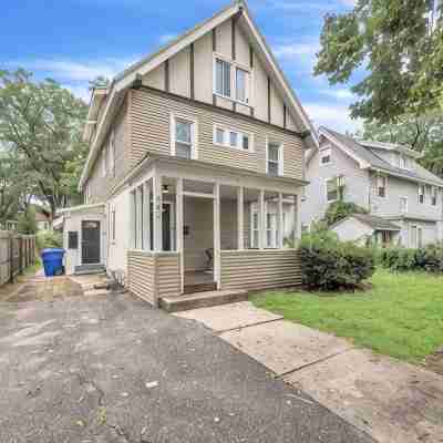 Beautiful 4BR 2 Bathroom House with Parking Hotel Exterior
