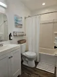 Top Floor Retreat Near Anna Maria Beaches. Beach Days-Easy Parking-Room to Relax - balcony