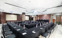 Sutan Raja Cirebon Hotel - parking