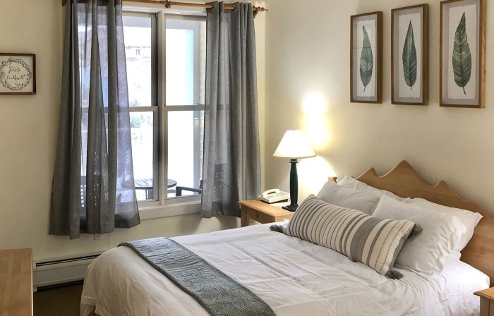 Stratton 1 Bedroom Long Trail Condo, Walk to Village and Lifts