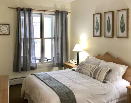 Stratton 1 Bedroom Long Trail Condo, Walk to Village and Lifts - Pool