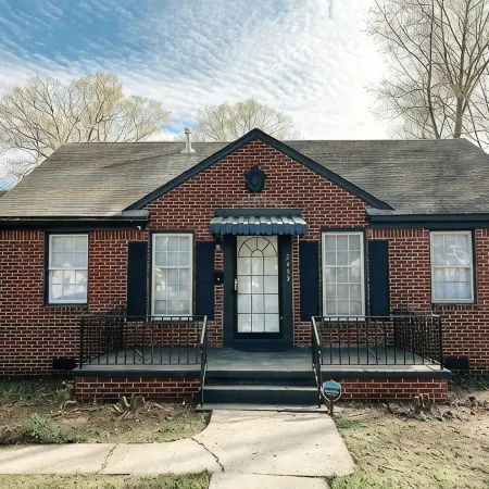 Welcome to your Memphis retreat steps from the vibrant University of Memphis!