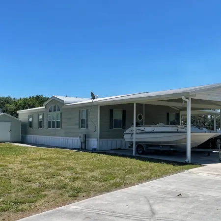 Lake/River house get-a-way !
