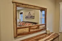 Walk to Train! Pet-Friendly Townhome! - 3 stjerner