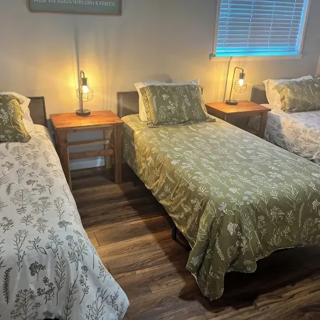 Newly renovated, conveniently located between Nashville and Chattanooga