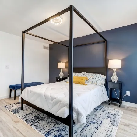 Sleepy Nook - Remodeled with Comfort & Style - Steps from Spooky Nook Hamilton