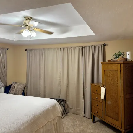 Lottie Mae’s Place has a warm cozy homely vibe. 2 minutes from town