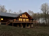 Relaxing log home on a private mountainside in Rappahannock County, Virginia - 4-Star