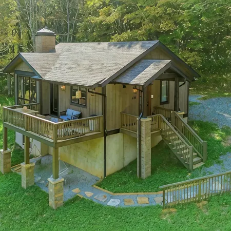 Mountain Cabin Oasis: hot tub&fire pit
