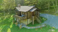 Mountain Cabin Oasis: hot tub&fire pit - 샬레 호텔