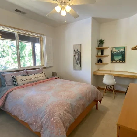 Family Friendly, Gorgeous Views and steps to Tahoe Donner Ski Hill