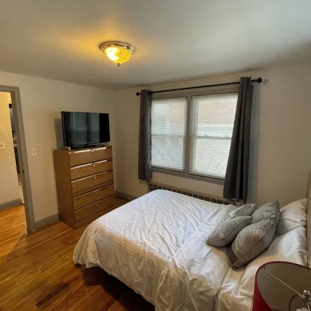 NEW: Spacious & Convenient Hideaway!Centrally located & 10 min from airport!