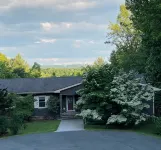 Newly remodeled apartment in a serene setting! - Boutique
