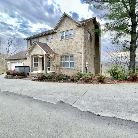 Sunset Ridge-Sleeps 16-Panoramic Lake Cumberland Views-3 Decks-Jamestown Marina