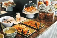 Golden Tulip Reims - breakfast