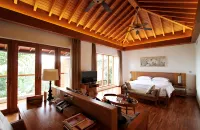 Huquan Tianyi Hotel - parking