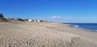 Comfortable and clean beach cottage convenient access to the beach. - 3-Star