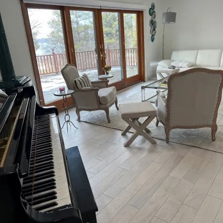Exclusive Lakefront Home Retreat w/Baby Grand Piano for Family FLX Fun & Friends