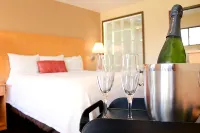 Travelodge by Wyndham Vallejo - Motels
