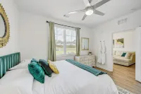 Lush Emerald Nr JAX INT Airport & Shopping - balcony