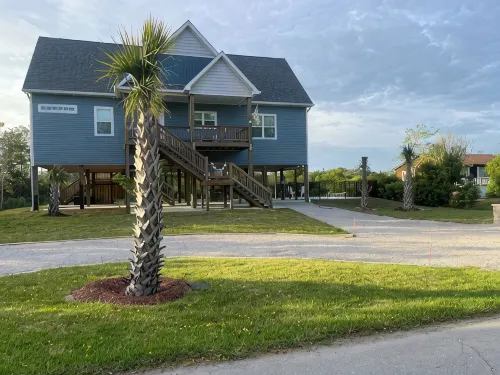 Emerald Isle,  Family vacation home, walk to beach and sound with in ground pool - Pools