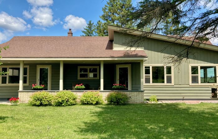 Waterfront Home in Rapid River, MI