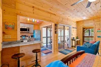 NEW Cabin 15 min to Asheville with Blue Mountain Views! - Hytter