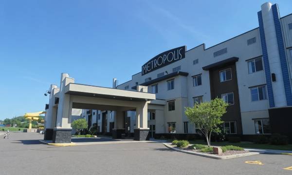 Metropolis Resort - Eau Claire