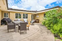 Garden Paradise w/5 min walk to beach-4bed/3bath recently remodeled - 3 stjerner