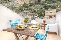 Rooftop house in the center, 2/4 guests, free illimited WIFI, free parking - Parvekkeita