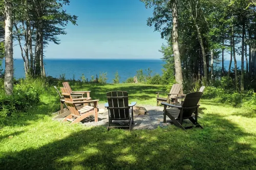 Private & Spacious Lake Superior Lakefront Cabin: Beach Access Parking & Firepit - 4-Star