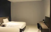 Marahai Park Hotel - parking