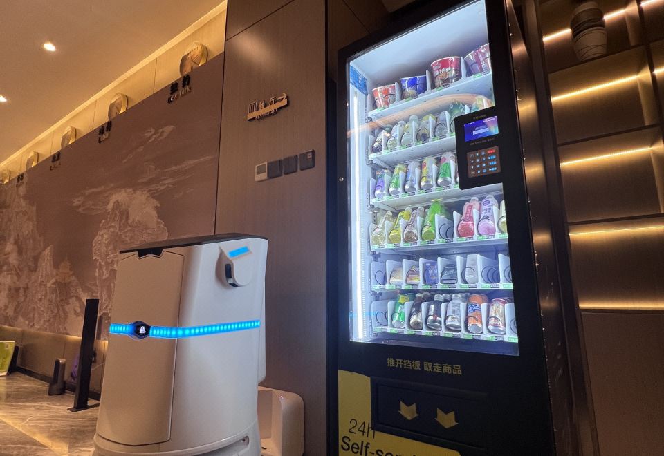 3. 홀리데이 인 안..