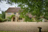 Great Ashley Farm Bed and Breakfast & Shepherds Huts Hoteles cerca de Wiltshire Music Centre
