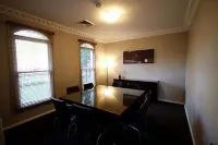 Carlyle Suites & Apartments - Apartments