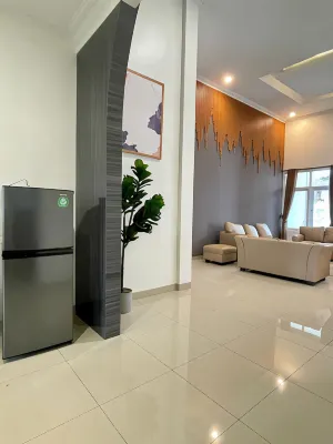 Dhanis's House 7 Bedroom by Kawa Hotel dekat TIRTA KAMALAYAN