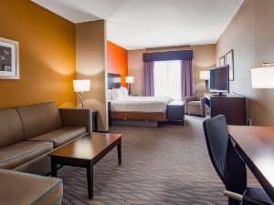 Best Western Plus Hiawatha Hotel