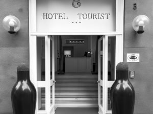 Hotel Tourist