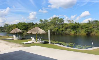 Lamanai Riverside Retreat