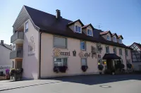 Privater Brauereigasthof Adler Hotels in der Nähe von Kirche Hundersingen