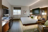 Best Western Plus Riata Отели рядом с достопримечательностью «Публичная библиотека Браунвуд»