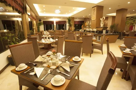 Grand Rocky Hotel Bukittinggi Отели в г. Sianok Anam Suku