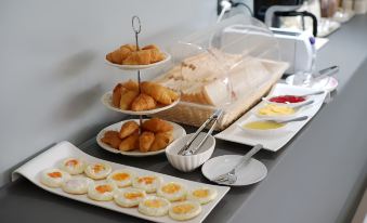 Winhouse Hotel - Housity
