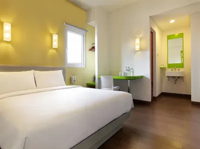 Amaris Hotel Season City