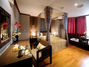 Xiu Shni Holiday Inn